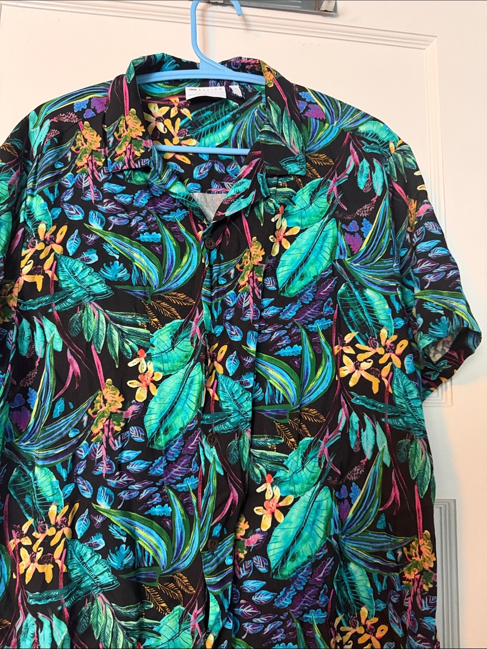Casual Short-Sleeve Button-Down Shirt - Black with Teal & Yellow Tropical Print
